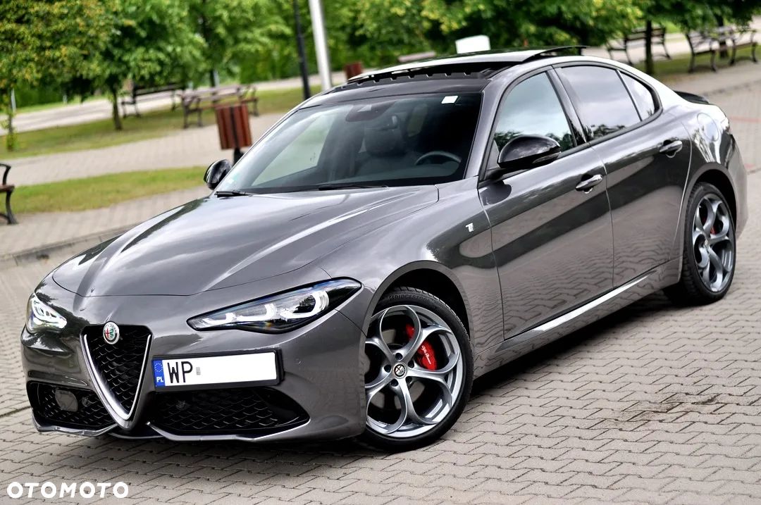 Alfa Romeo Giulia 2.0 Turbo 16V AT8-Q4 Ti - 1