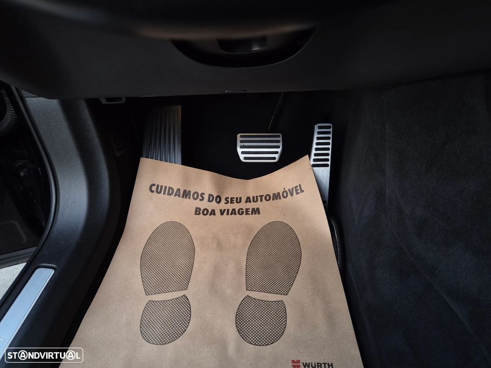 Volvo XC 60 2.0 D4 R-Design AWD Geartronic - 30