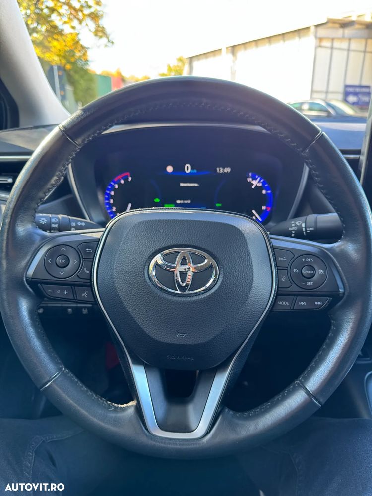 Toyota Corolla 1.8 Hybrid Team Deutschland - 14