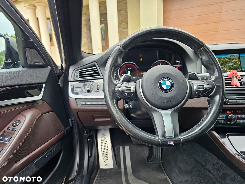 BMW Seria 5 M550d xDrive Sport-Aut - 39