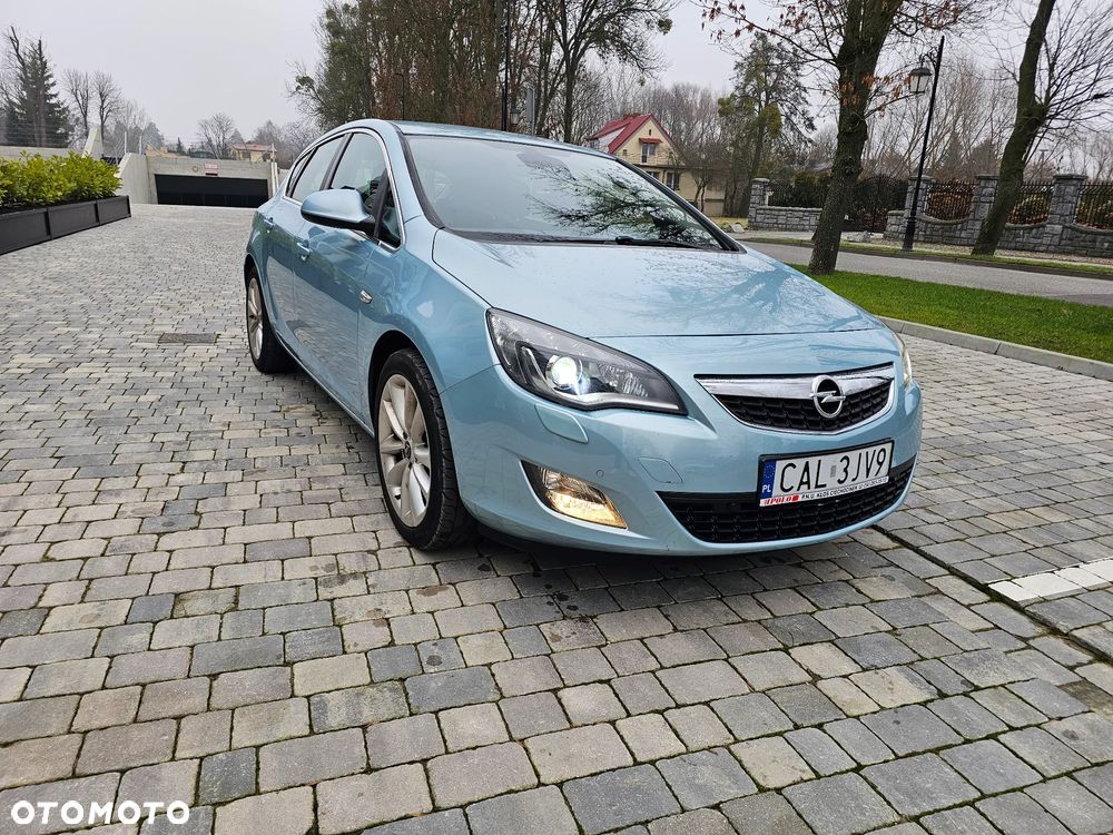 Opel Astra 1.6 T Cosmo - 8