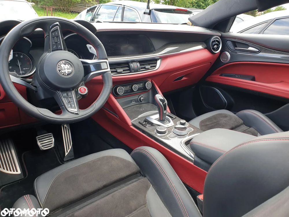 Alfa Romeo Stelvio V6 2.9 Bi-Turbo AT8-Q4 Quadrifoglio - 6