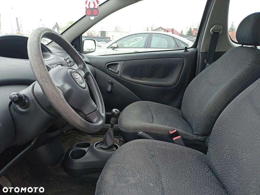 Toyota Yaris - 9