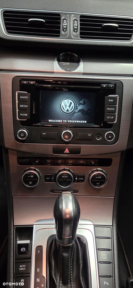 Volkswagen Passat 2.0 TDI DPF DSG Trendline - 7