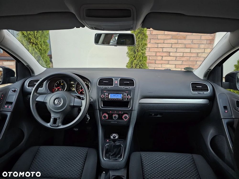 Volkswagen Golf - 24