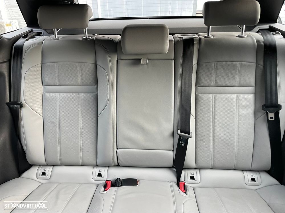 Land Rover Range Rover Evoque 1.5 P300e AWD SE Auto - 9