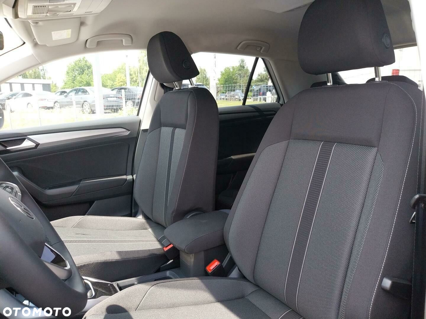 Volkswagen T-Roc - 10