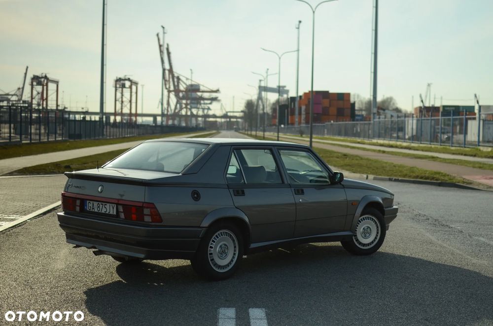 Alfa Romeo 75 2.0 Twin Spark Ltd - 8