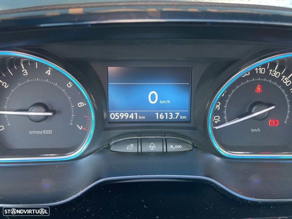 Peugeot 2008 1.2 PureTech Allure - 3