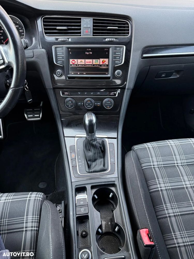 Volkswagen Golf 2.0 TDI DPF BMT DSG GTD - 15