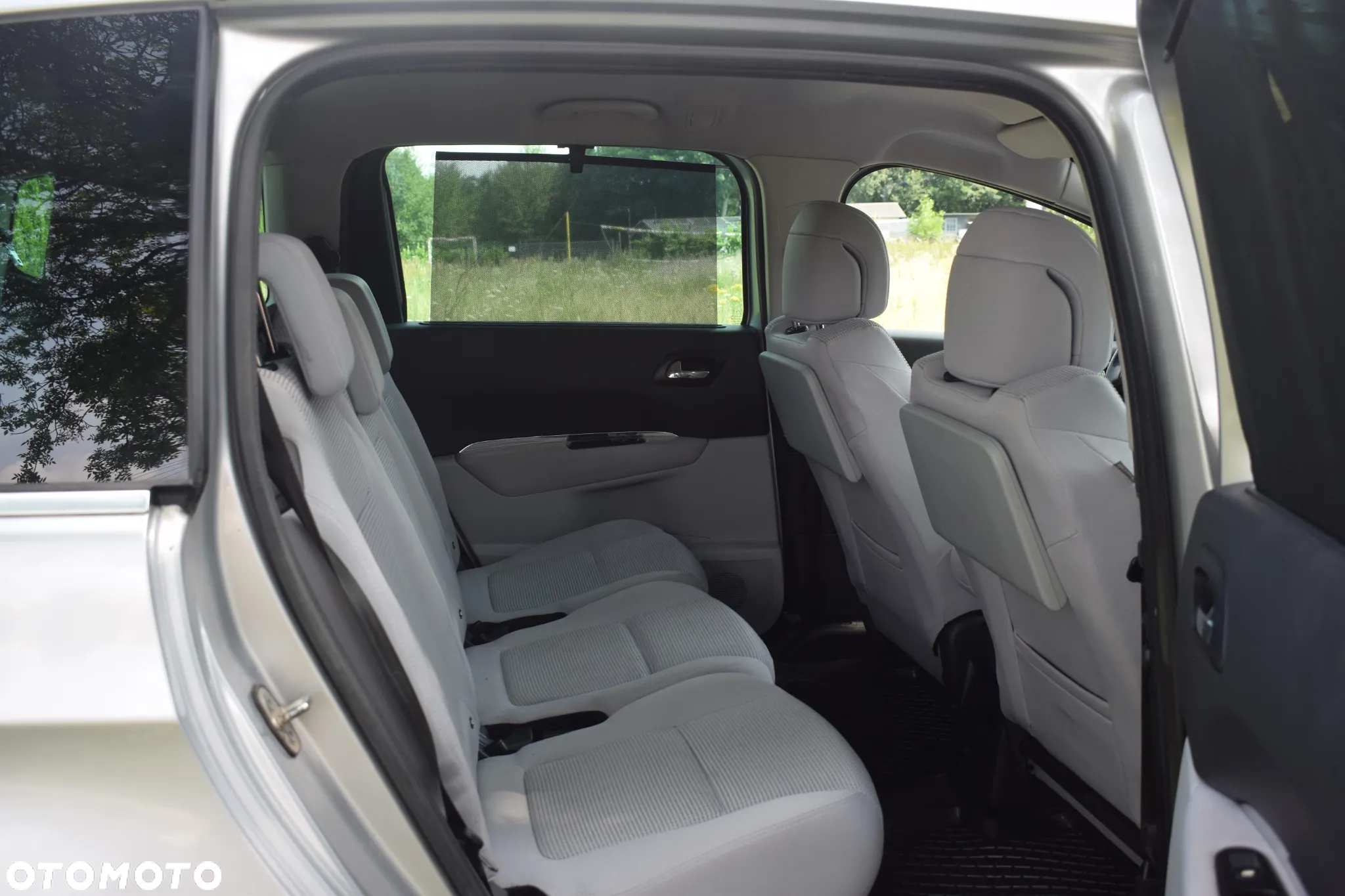 Peugeot 5008 1.6 HDi Family 7os - 4