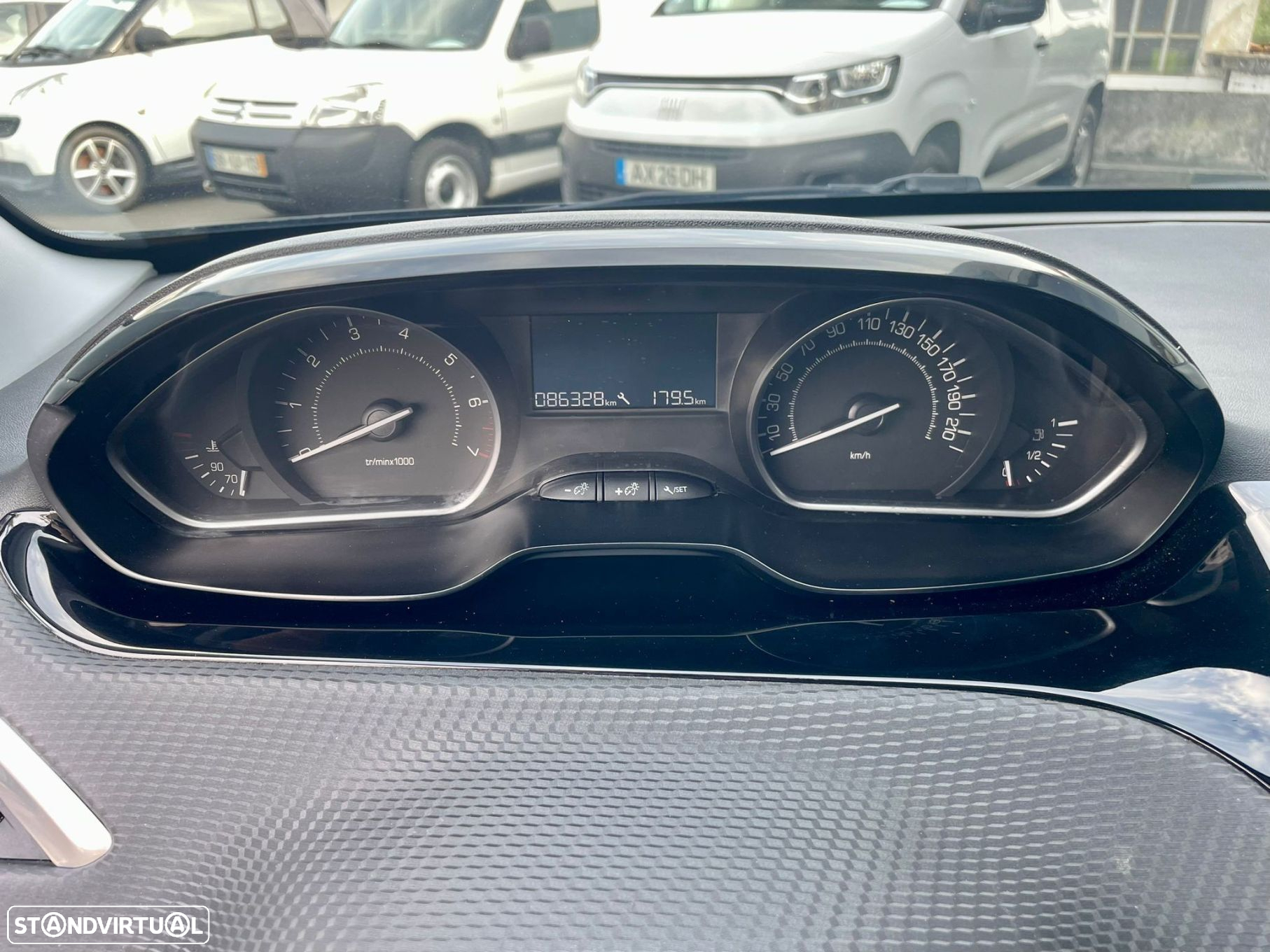 Peugeot 208 1.2 PureTech Style - 13