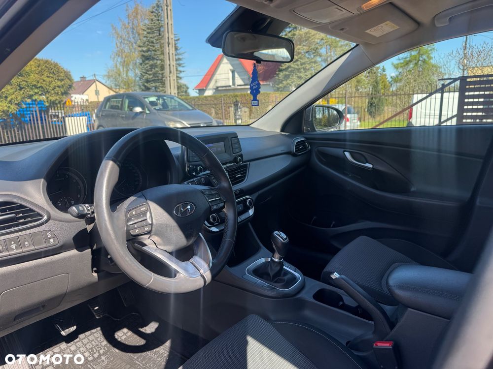 Hyundai i30 1.5 DPI Classic + - 7