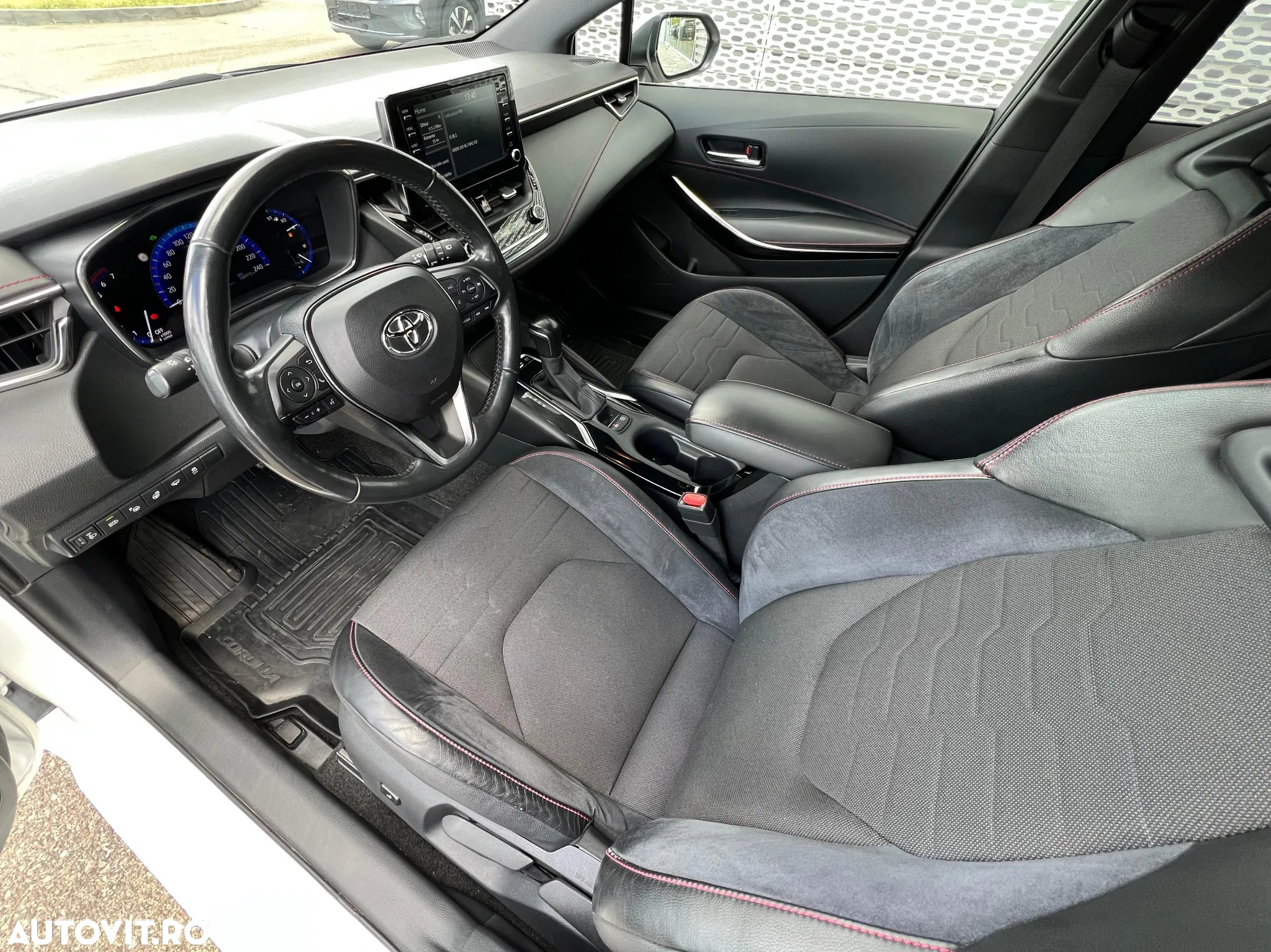 Toyota Corolla 1.8 HSD TS Exclusive Plus tapiterie Gri - 11