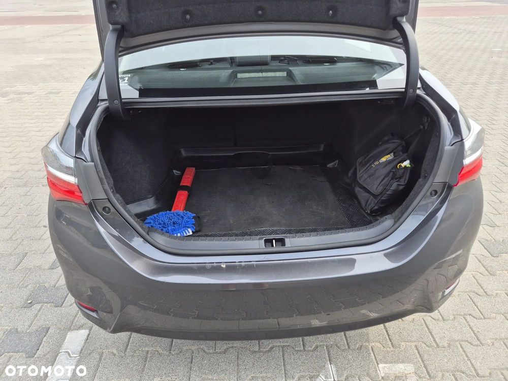 Toyota Corolla 1.6 Classic Plus - 14