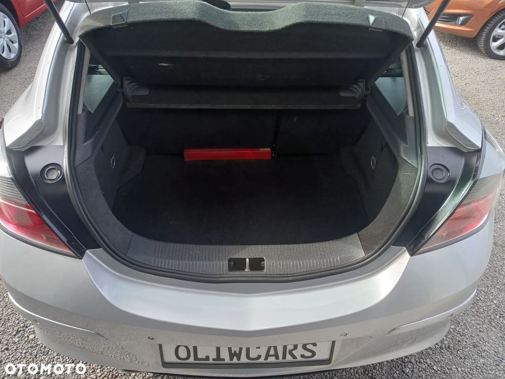 Opel Astra GTC 1.6 Sport - 25