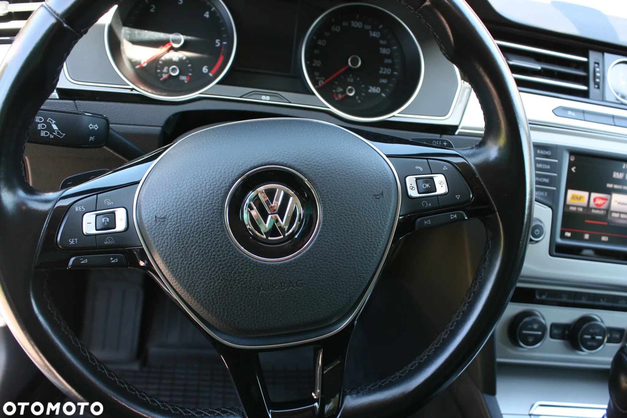 Volkswagen Passat 2.0 TDI Business DSG - 31