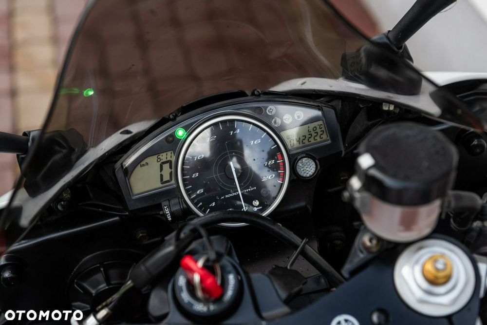 Yamaha R6 - 8