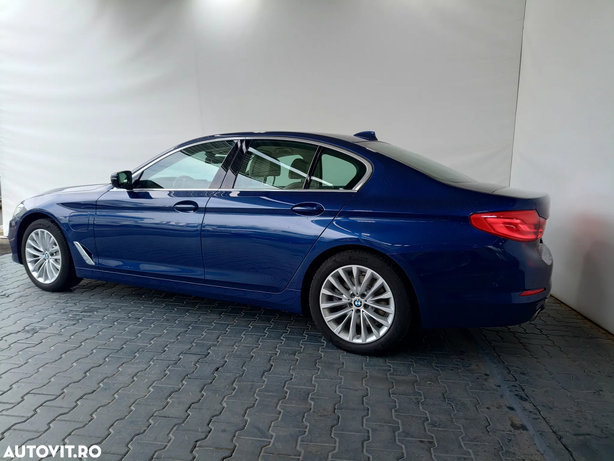 BMW Seria 5 530e iPerformance Aut. - 3
