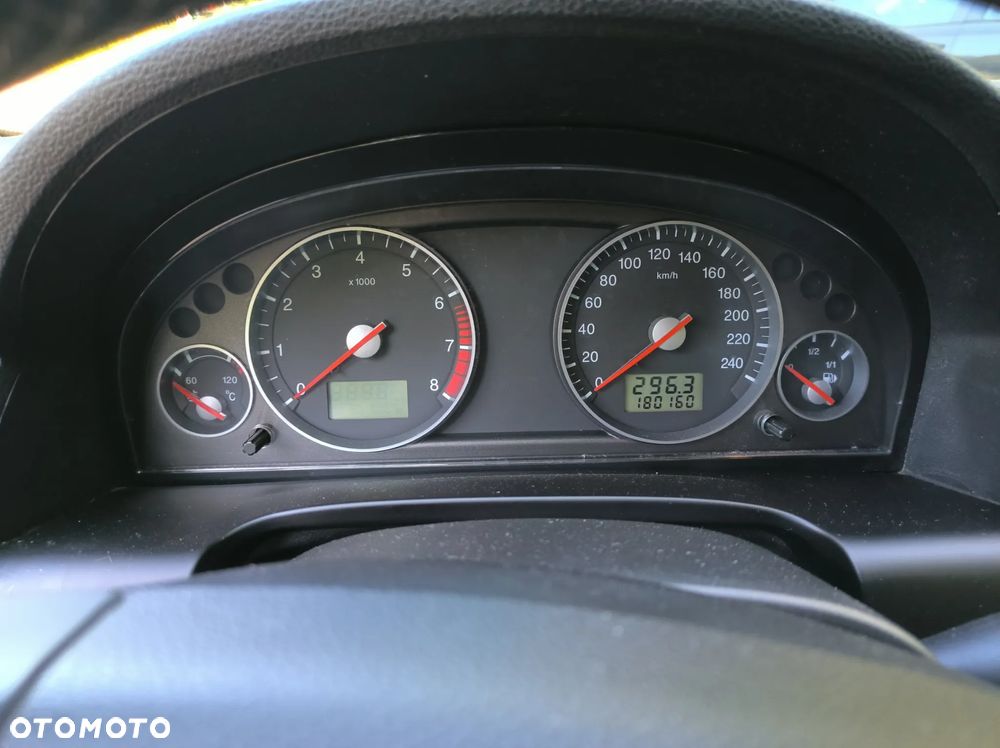 Ford Mondeo 2.0 Ambiente - 10