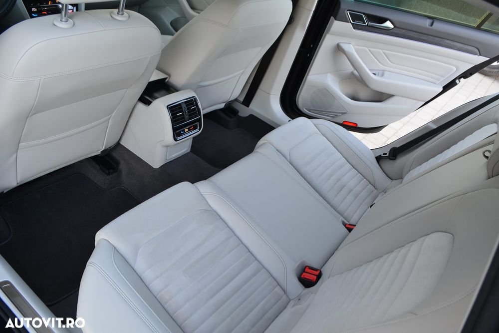 Volkswagen Passat - 4
