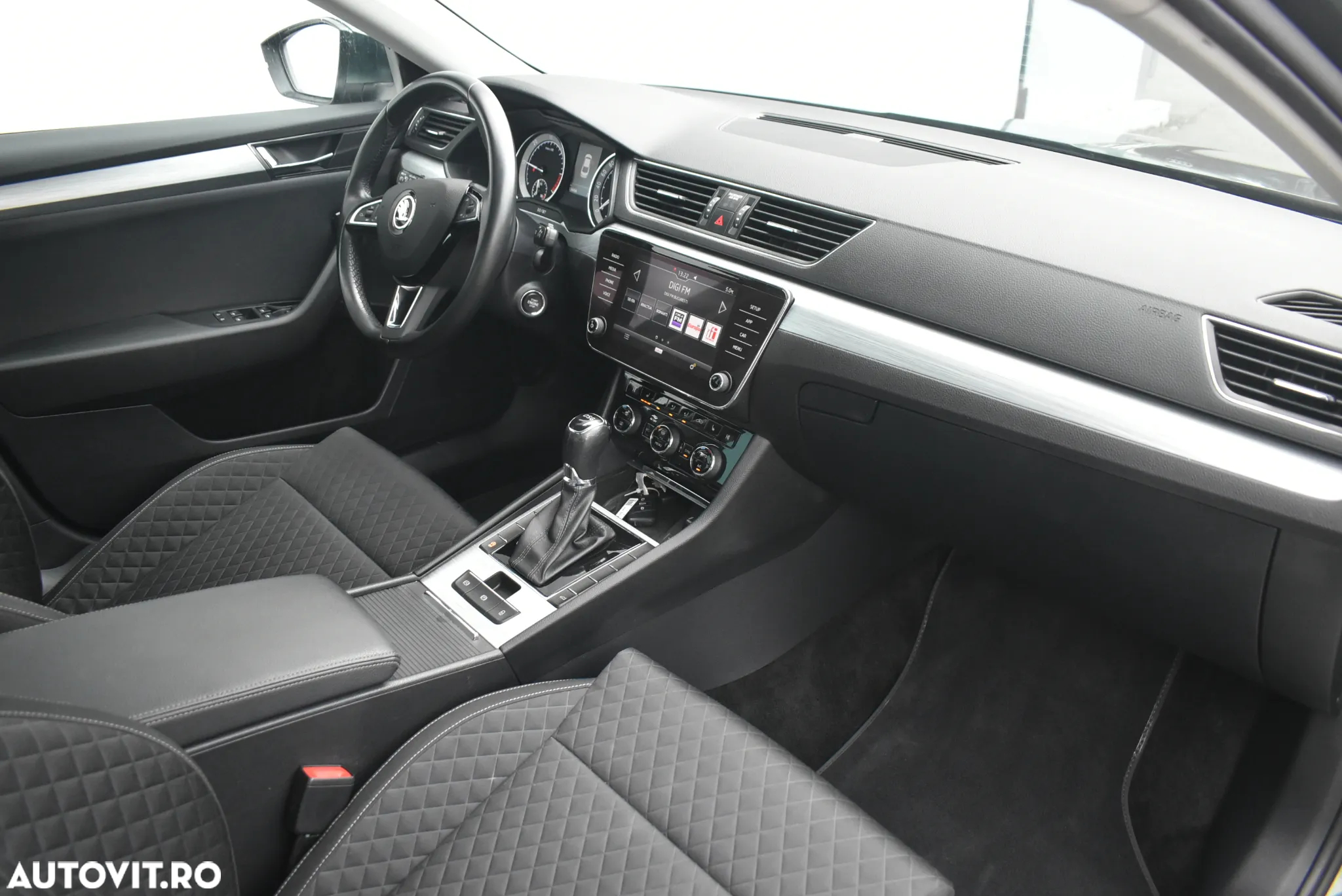 Skoda Superb 2.0 TDI DSG Ambition - 16