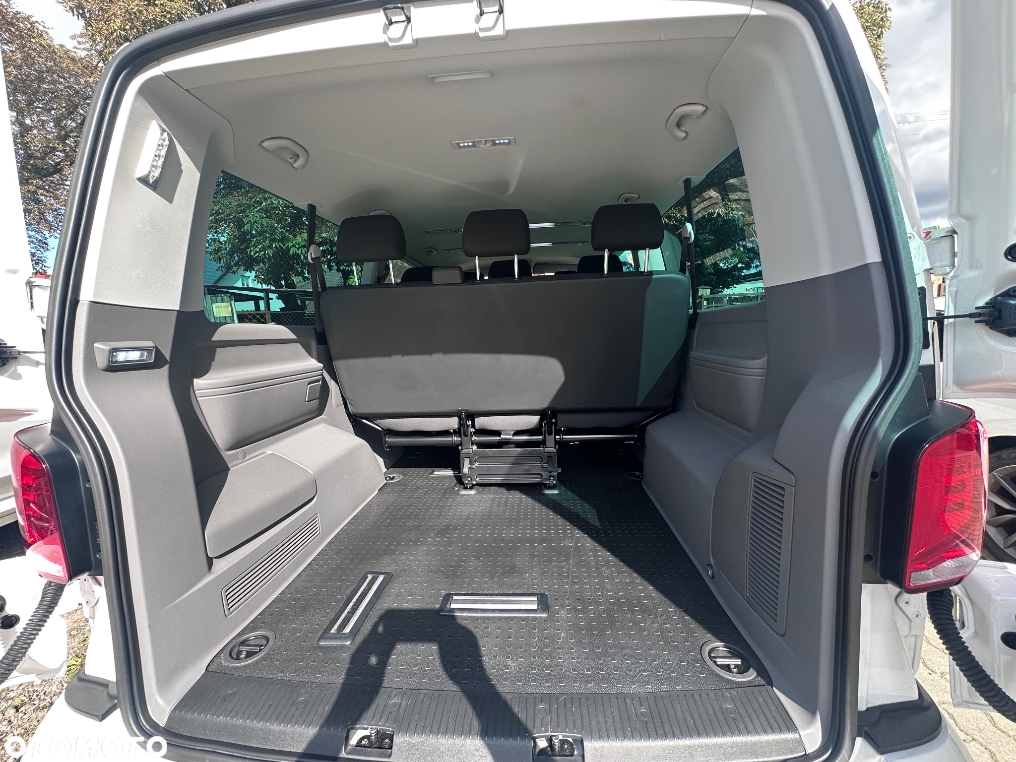 Volkswagen Caravelle 6.1 2.0 TDI L2 Highline DSG - 10