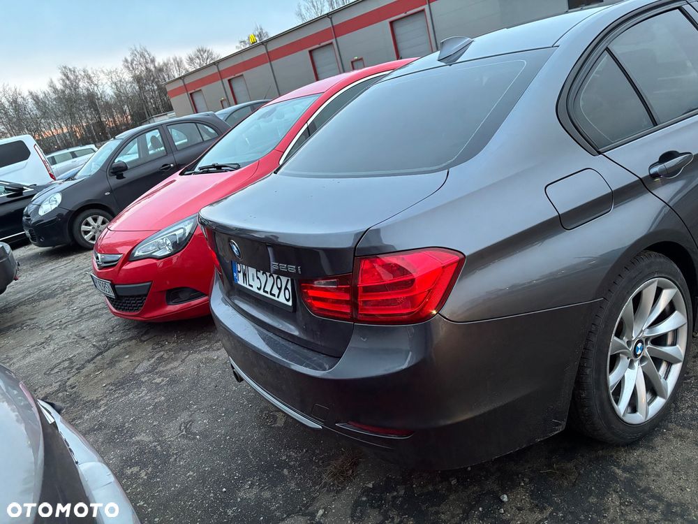 BMW Seria 3 328i Modern Line - 4