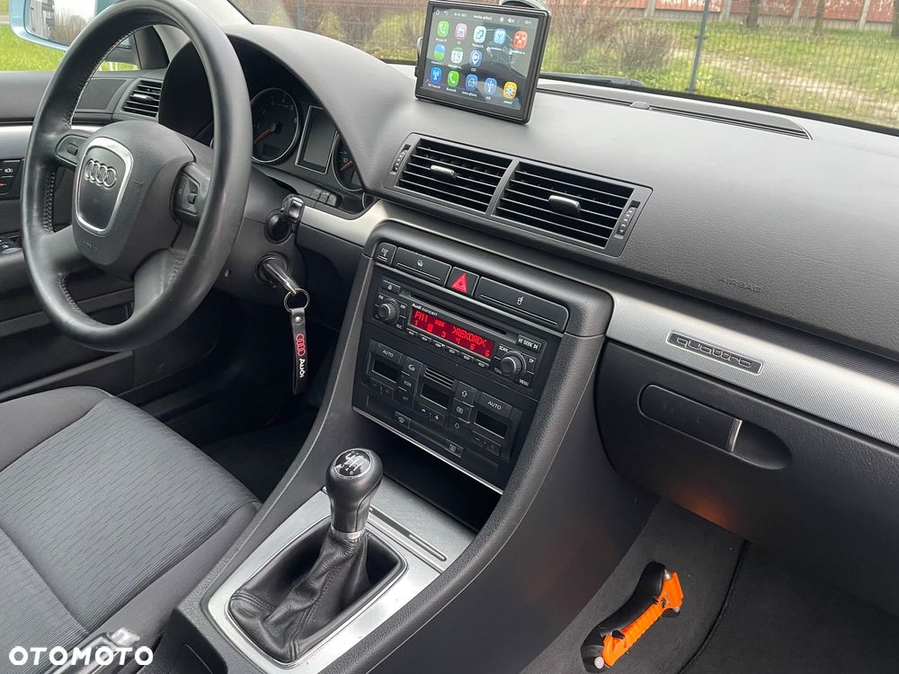 Audi A4 Limousine - 5