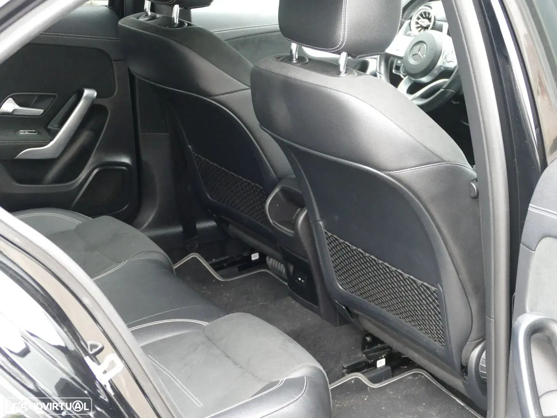 Mercedes-Benz A 250 Limousine e AMG Line - 26