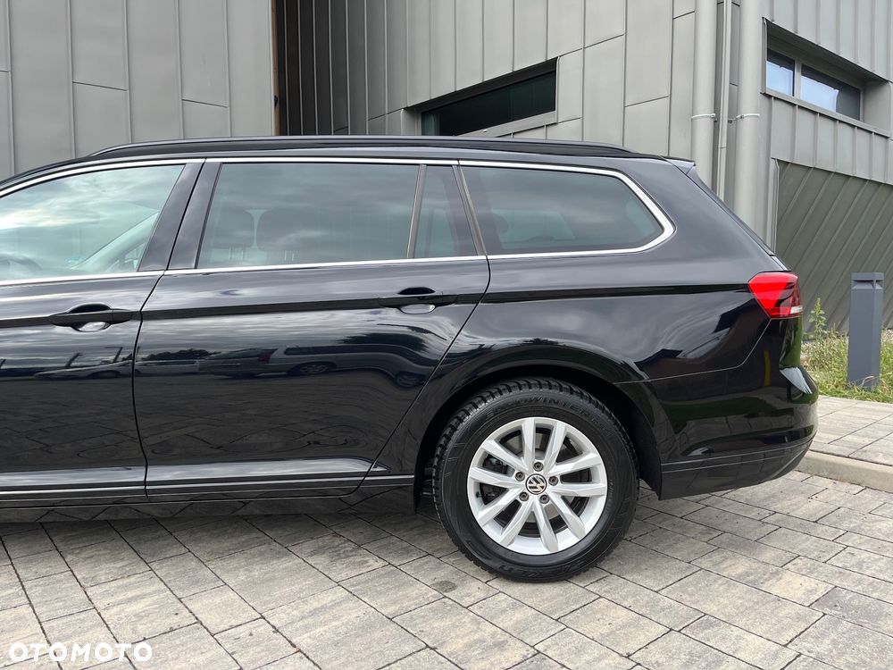 Volkswagen Passat - 11
