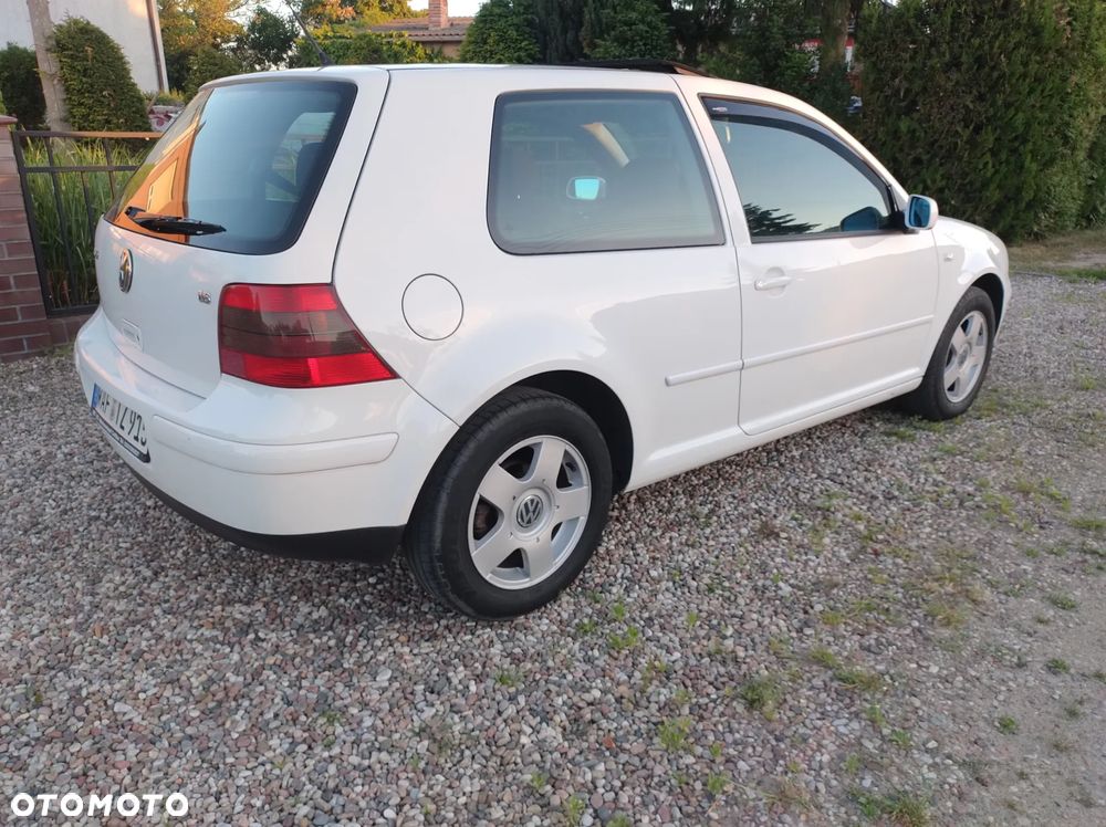 Volkswagen Golf 1.6 Trendline - 4
