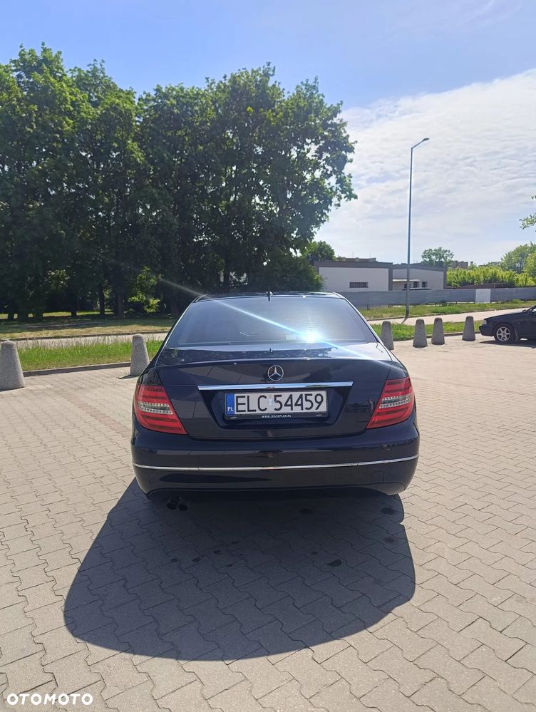 Mercedes-Benz Klasa C 180 CGI BlueEFFICIENCY Elegance - 8
