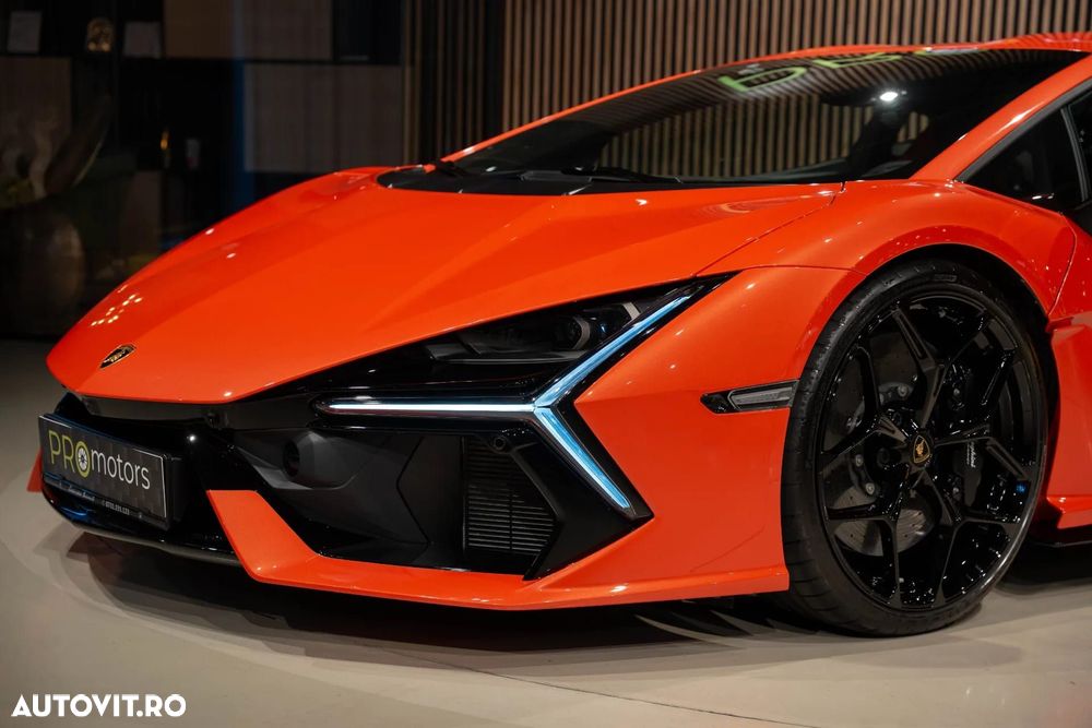 Lamborghini Revuelto - 7