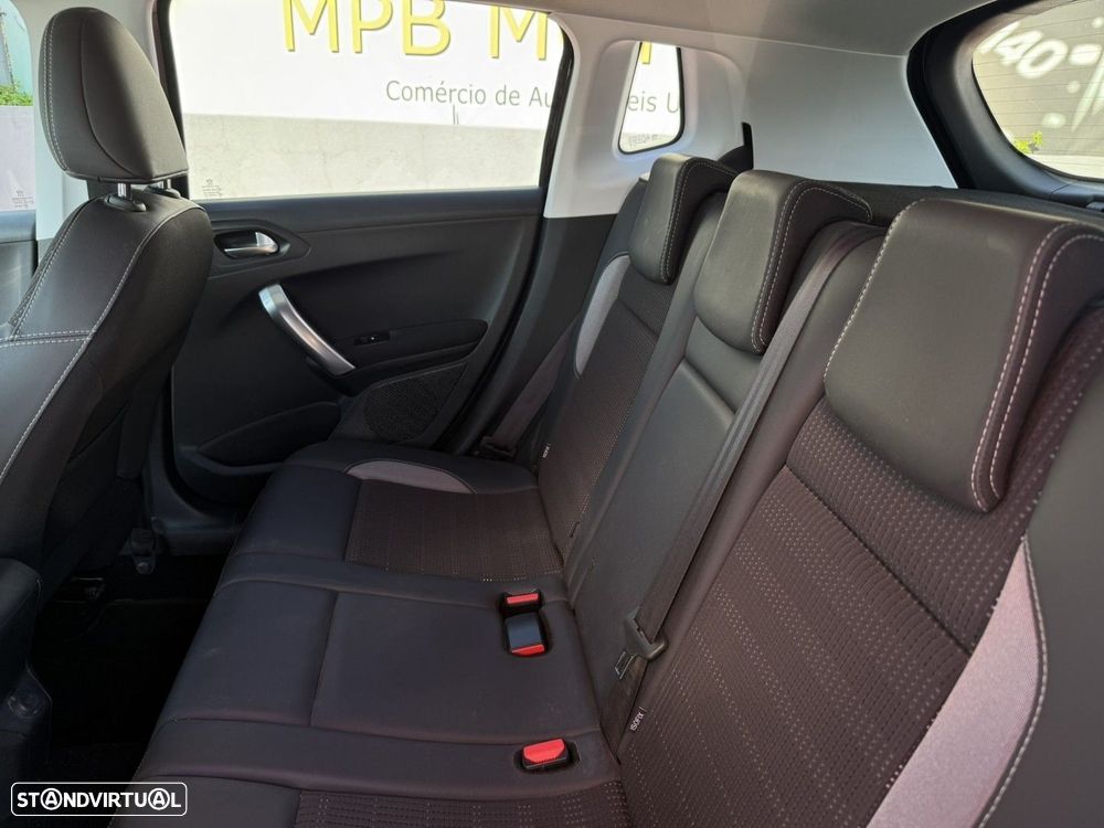 Peugeot 2008 1.2 PureTech Allure - 15