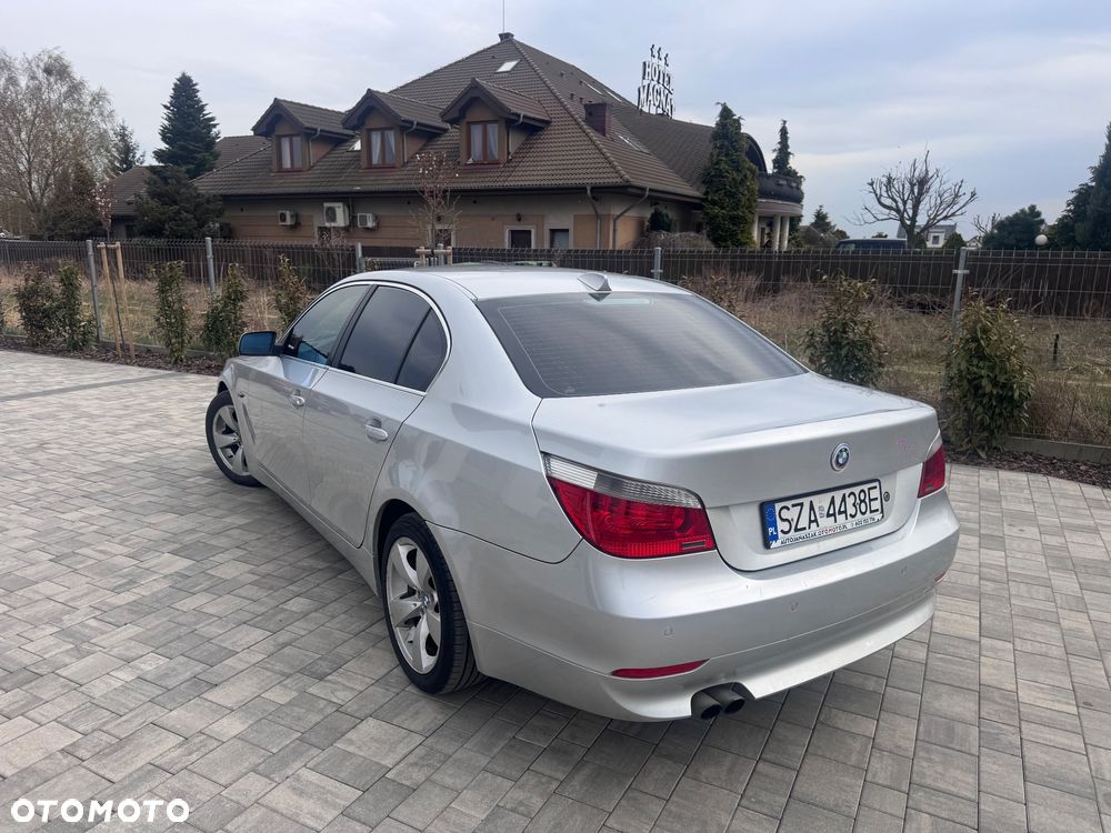 BMW Seria 5 523i - 10