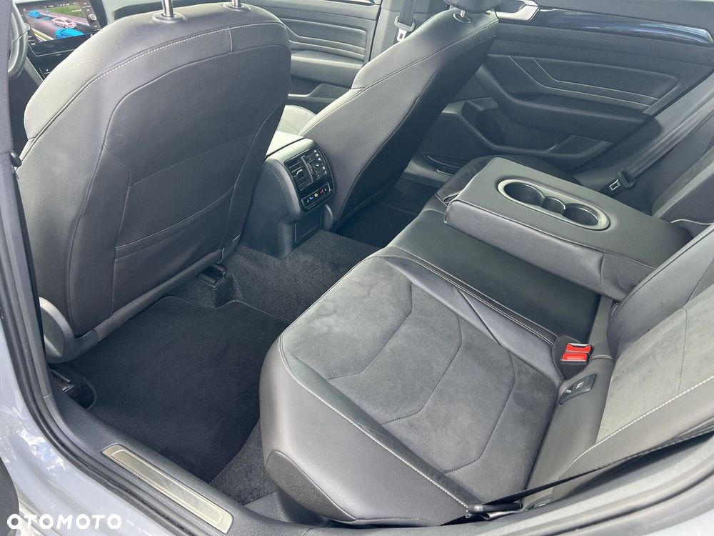 Volkswagen Arteon 2.0 TSI R-Line DSG - 25
