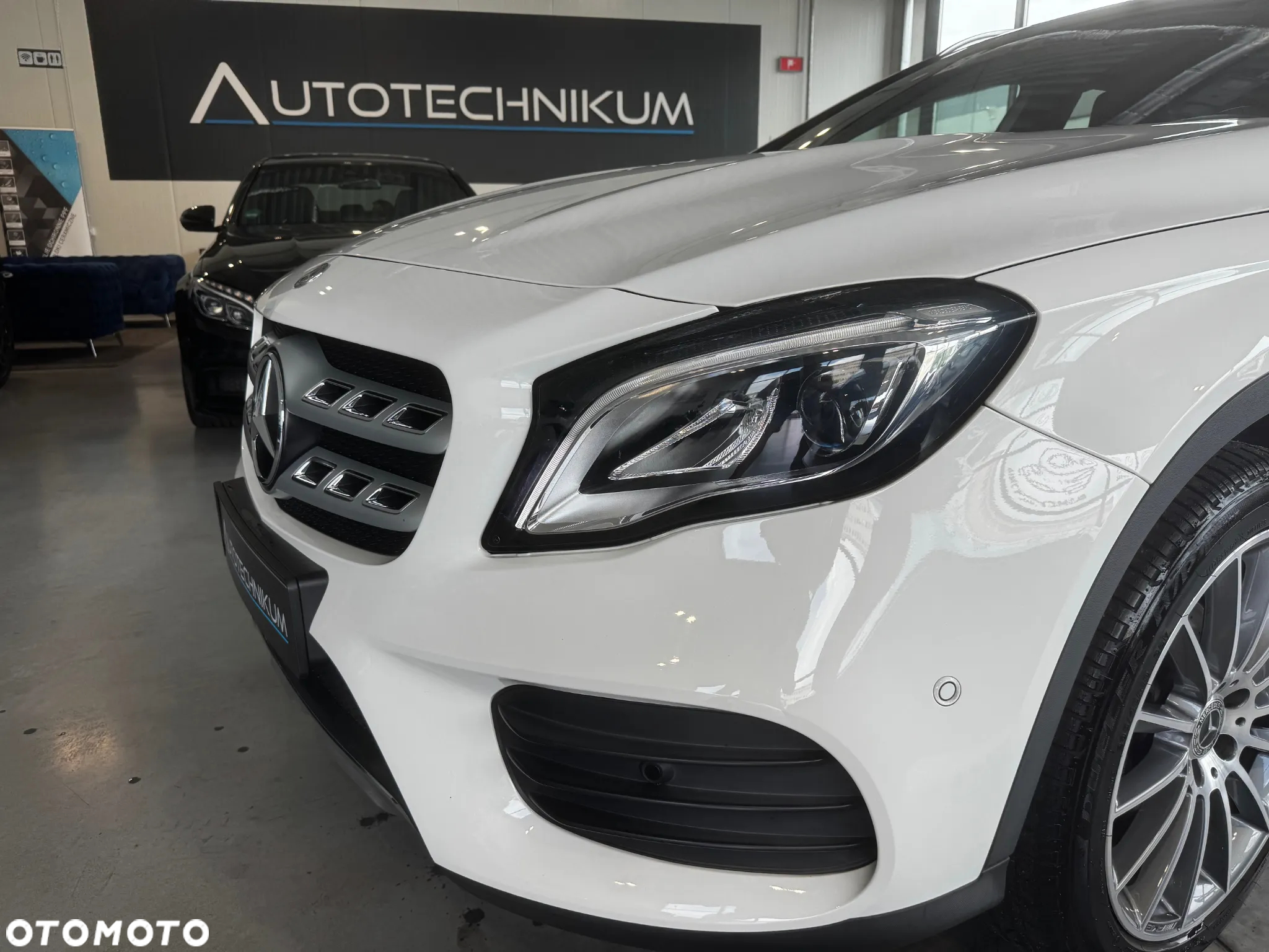 Mercedes-Benz GLA 200 7G-DCT AMG Line - 28