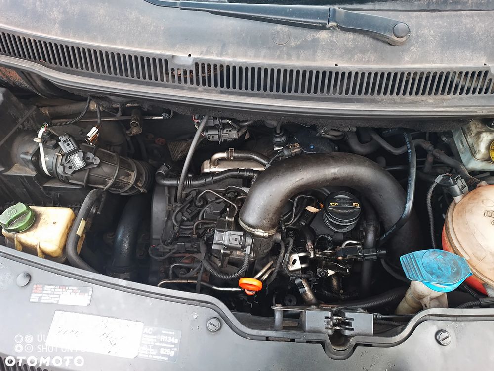 Volkswagen Caravelle - 9