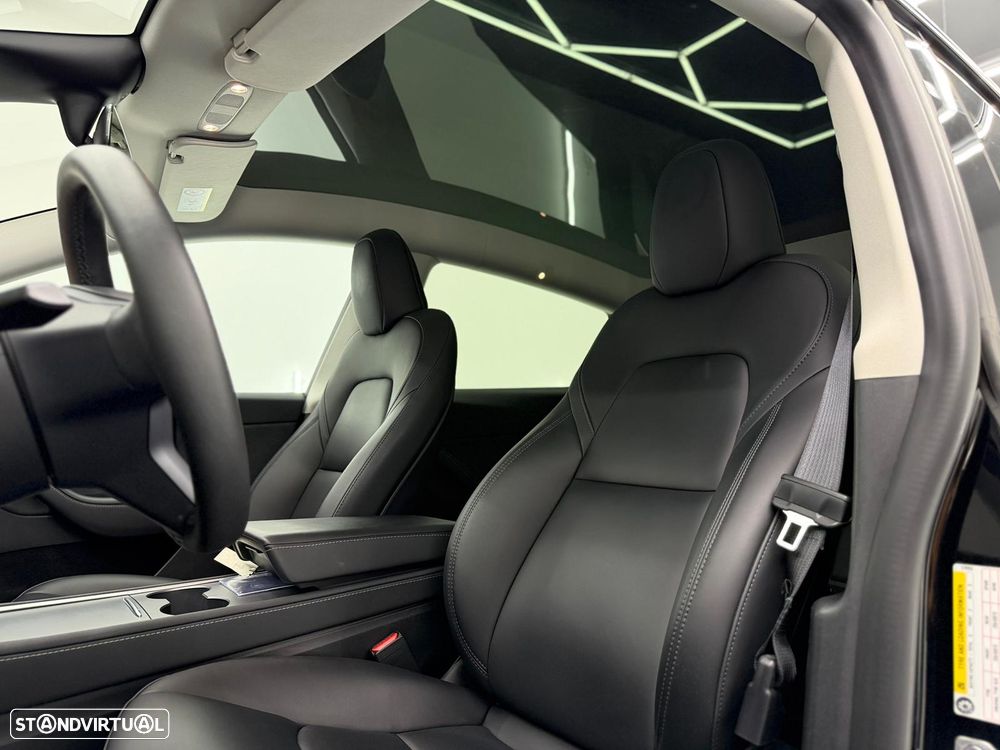 Tesla Model Y Long Range Dual Motor AWD - 22