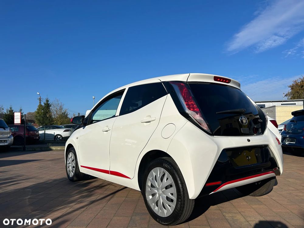 Toyota Aygo x-play Edition-S - 2