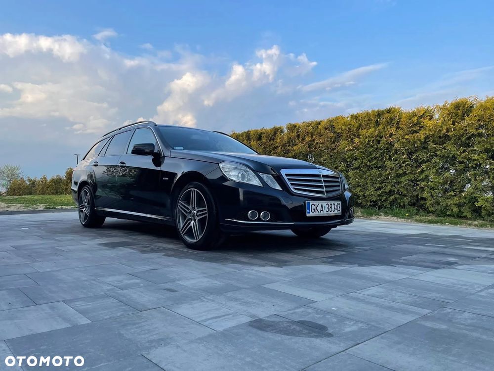 Mercedes-Benz Klasa E 200 CGI BlueEffICIENCY Elegance - 3