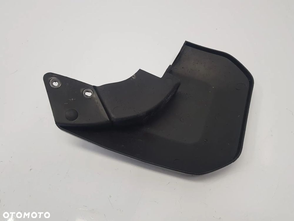 Chlapacz prawy tył Ford Transit MK8 - 4