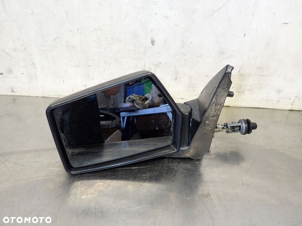 LUSTERKO LEWE SKODA FAVORIT - 1