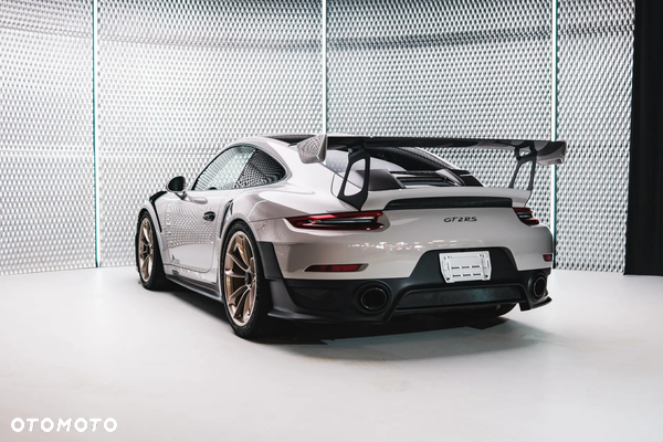 Porsche 911 GT2 RS