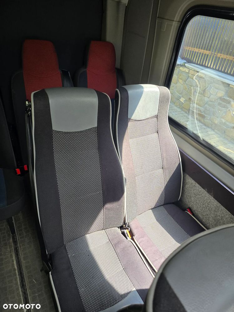 Mercedes-Benz Sprinter - 10