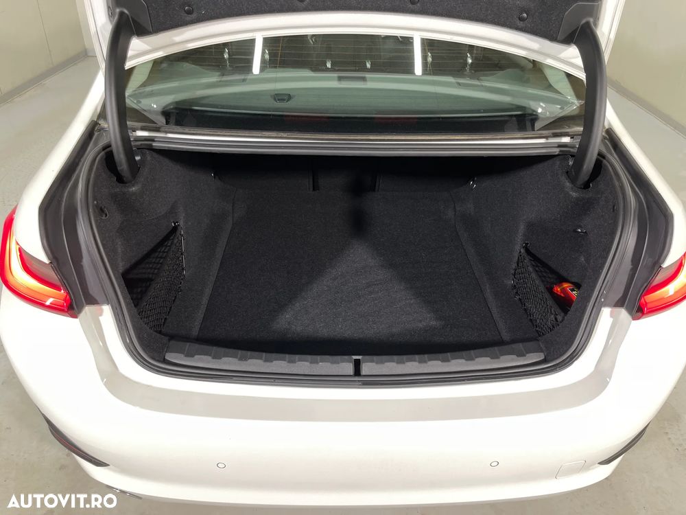 BMW Seria 3 320d xDrive AT Advantage - 13