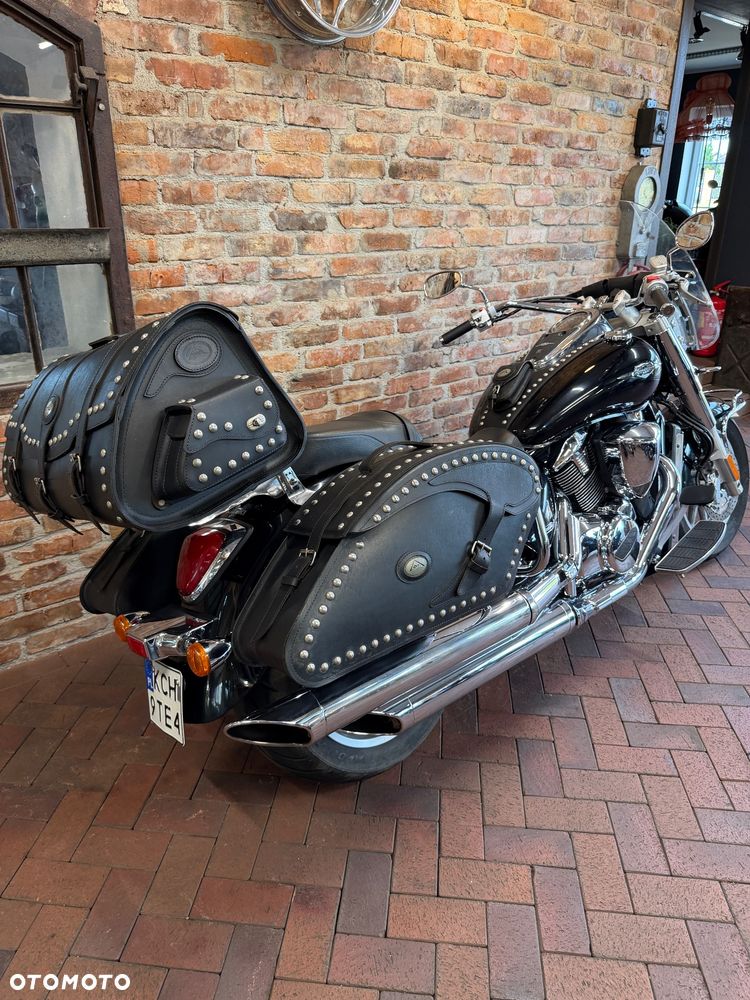Suzuki Intruder - 3