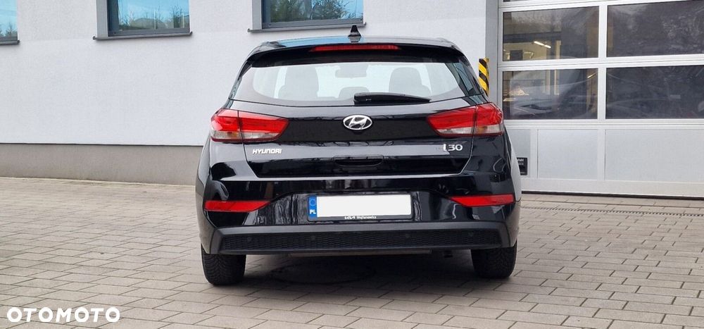 Hyundai i30 1.5 DPI Classic + - 5