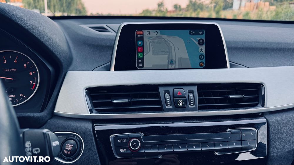 BMW X1 xDrive20i AT xLine - 12